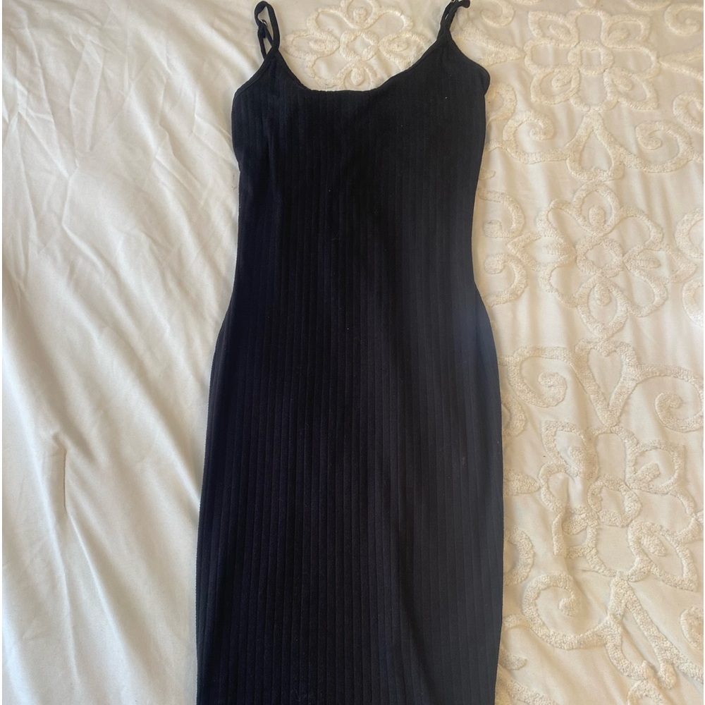 Black bodycon dress